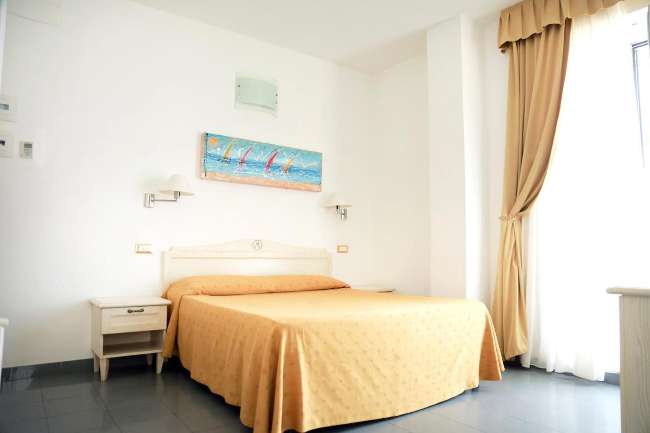 סן מנאיו Hotel Marechiaro - Direttamente Sul Mare מראה חיצוני תמונה