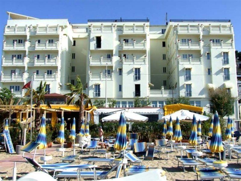 סן מנאיו Hotel Marechiaro - Direttamente Sul Mare מראה חיצוני תמונה