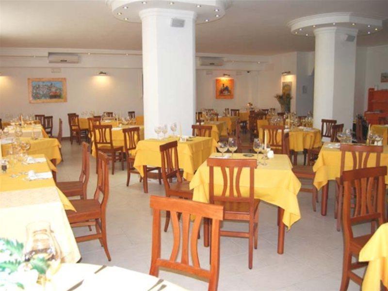 סן מנאיו Hotel Marechiaro - Direttamente Sul Mare מראה חיצוני תמונה
